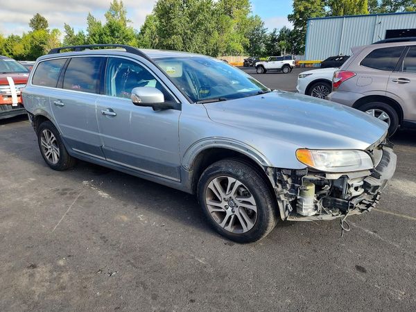 2013 VOLVO XC70
