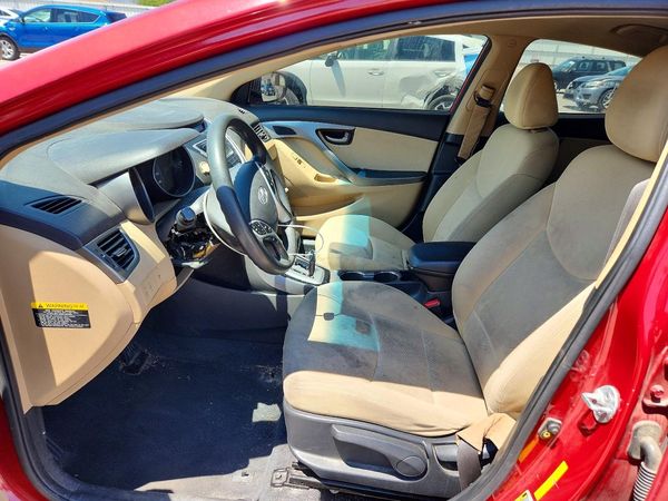 2012 HYUNDAI ELANTRA