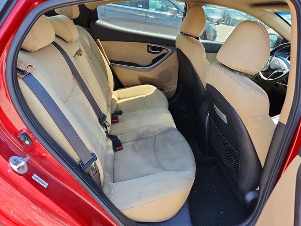 2012 HYUNDAI ELANTRA