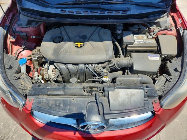 2012 HYUNDAI ELANTRA