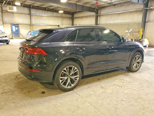 2021 AUDI Q8