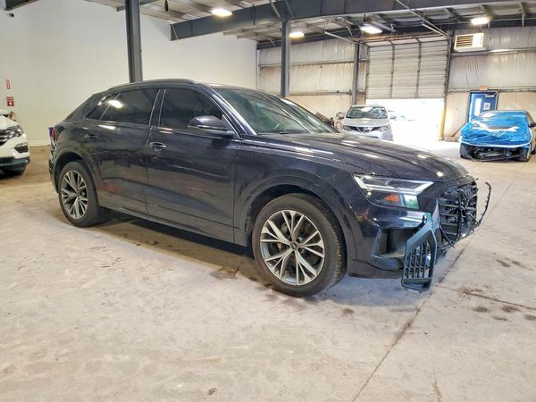 2021 AUDI Q8