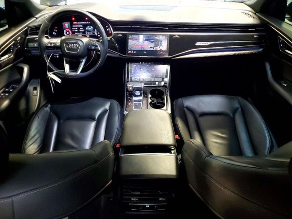 2021 AUDI Q8