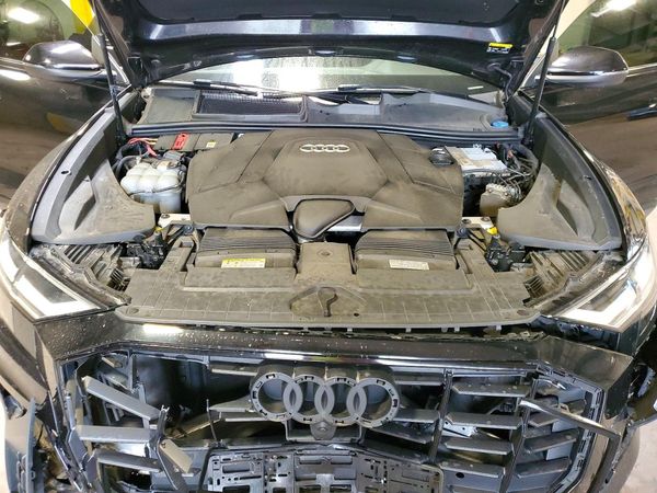 2021 AUDI Q8