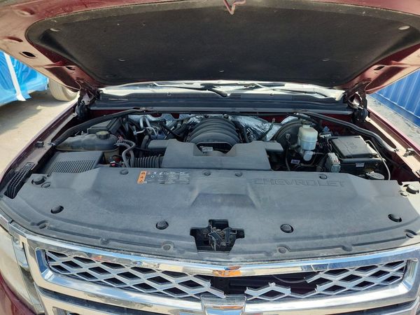 2018 CHEVROLET TAHOE LT — Engine bay