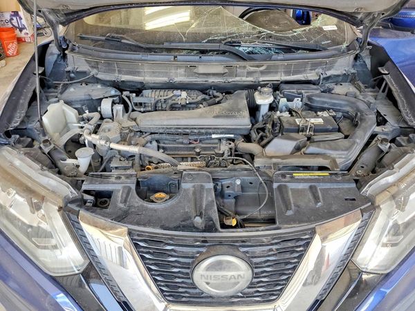 2020 NISSAN ROGUE — Engine bay