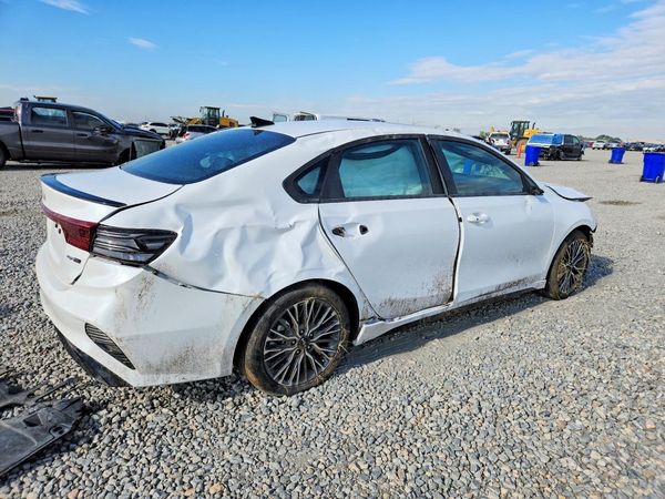 2024 KIA FORTE GT Line