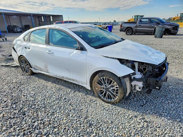 2024 KIA FORTE GT Line