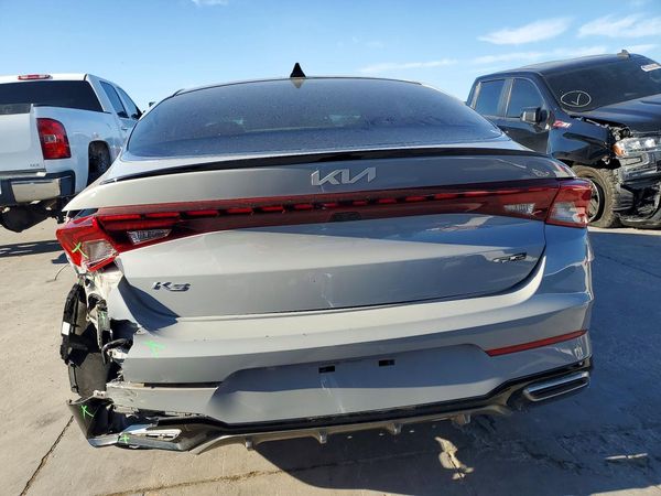 2022 KIA K5