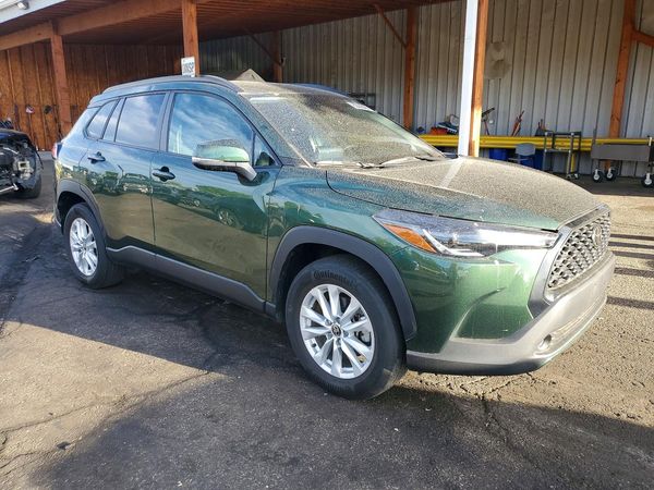 2022 TOYOTA COROLLA CROSS LE — Passenger 3/4