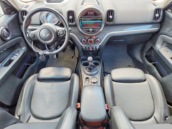 2018 MINI COOPER