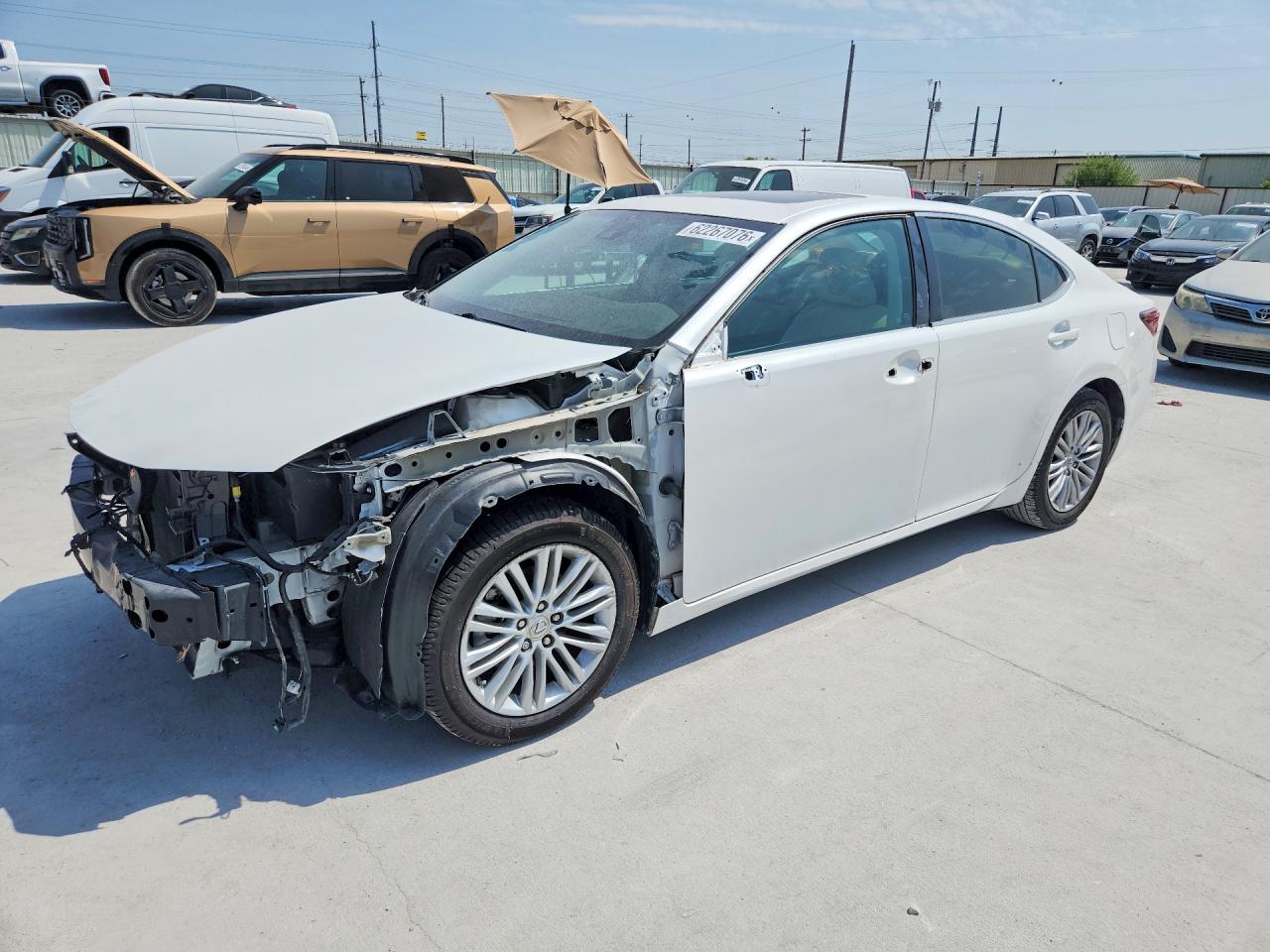 2017 LEXUS ES