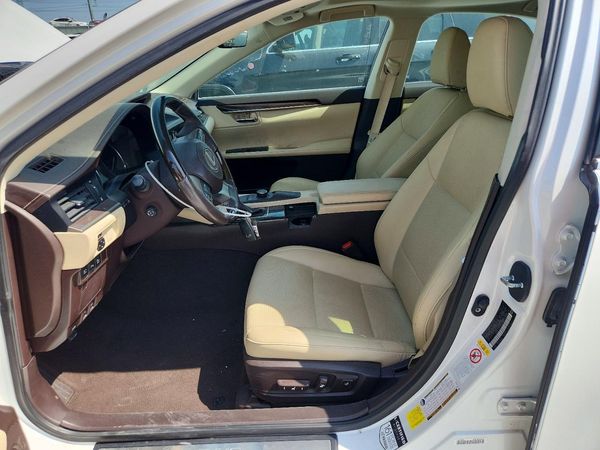 2017 LEXUS ES