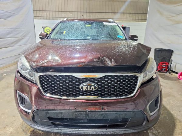 2016 KIA SORENTO L / LX