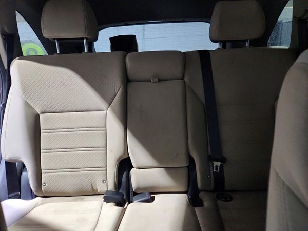 2016 KIA SORENTO L / LX