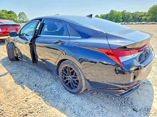 2022 HYUNDAI ELANTRA SEL w/ Premium Pkg