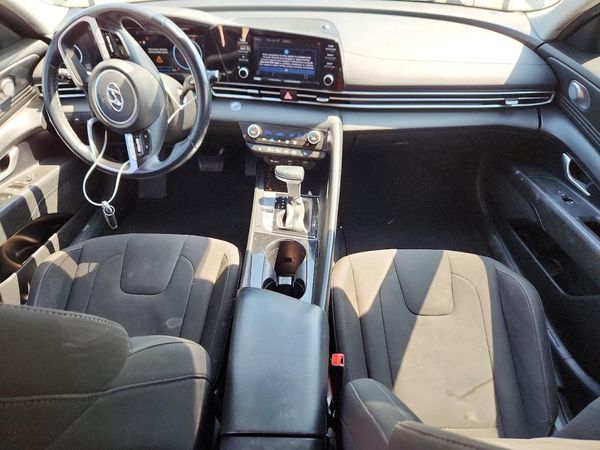 2022 HYUNDAI ELANTRA SEL w/ Premium Pkg
