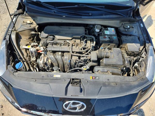 2022 HYUNDAI ELANTRA SEL w/ Premium Pkg