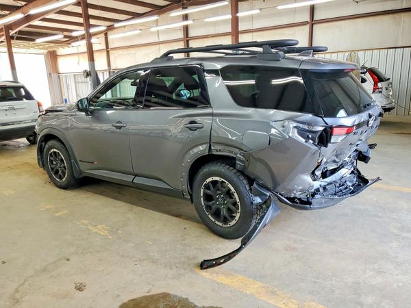 2025 NISSAN PATHFINDER SV