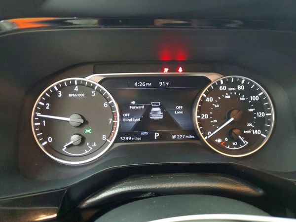 2025 NISSAN PATHFINDER SV