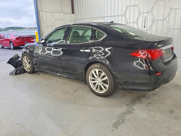 2015 INFINITI Q70