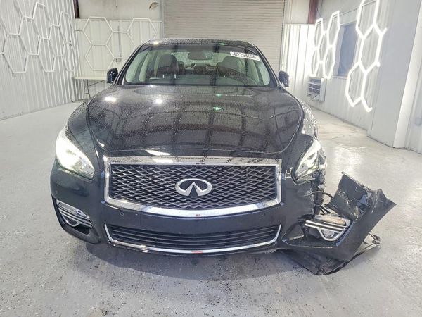 2015 INFINITI Q70