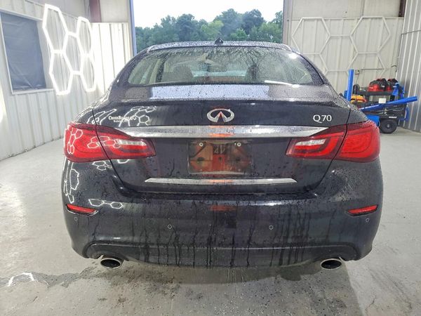 2015 INFINITI Q70