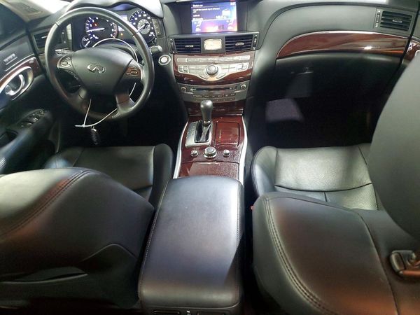 2015 INFINITI Q70
