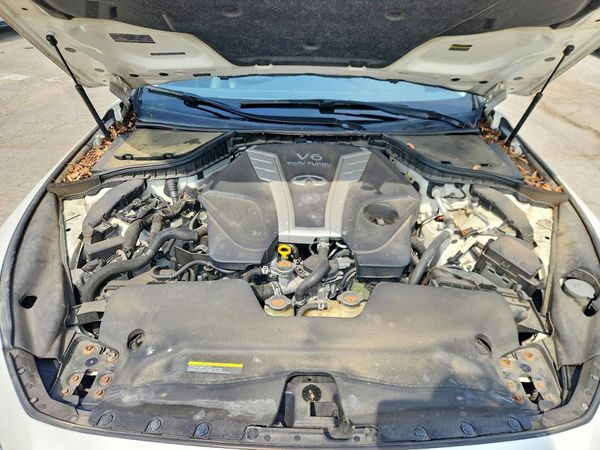 2018 INFINITI Q50 — Engine bay