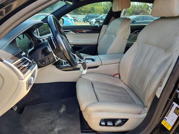 2018 BMW 750