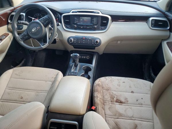 2016 KIA SORENTO L / LX