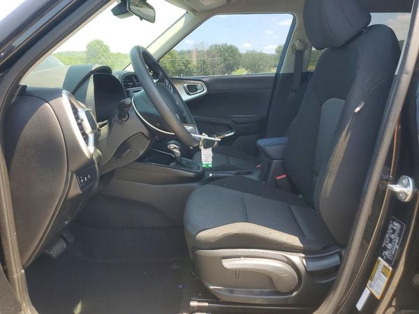 2024 KIA SOUL LX, S