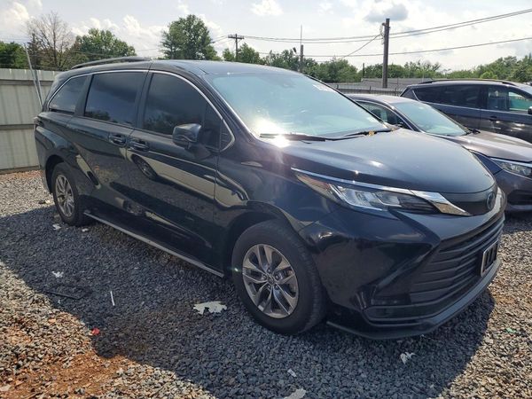 2023 TOYOTA SIENNA