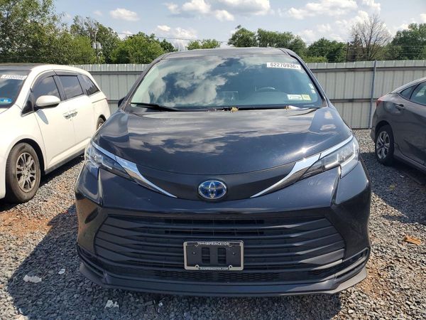 2023 TOYOTA SIENNA