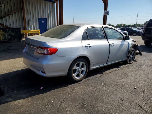 2013 TOYOTA COROLLA