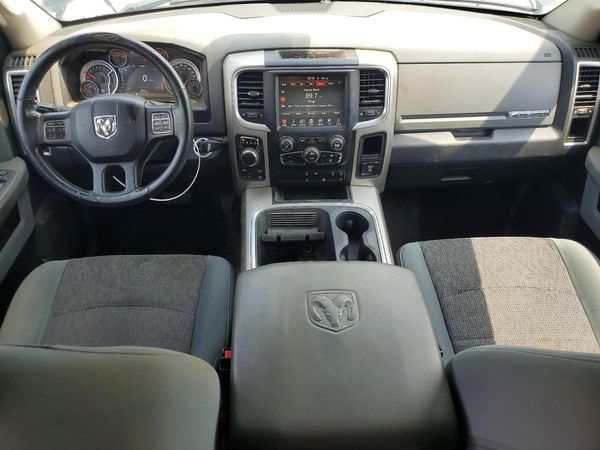2017 RAM 1500 SLT