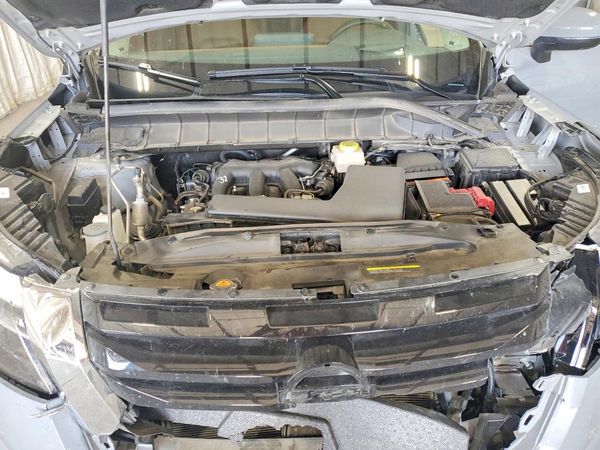 2025 NISSAN PATHFINDER Platinum — Engine bay
