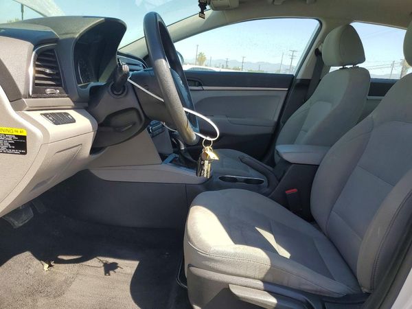 2017 HYUNDAI ELANTRA SE Base