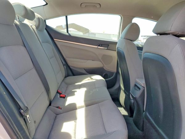 2017 HYUNDAI ELANTRA SE Base