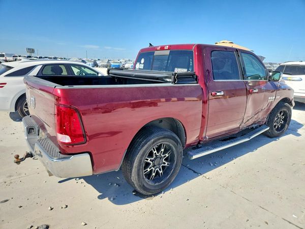 2018 RAM 1500 SLT CREW CAB 4X2