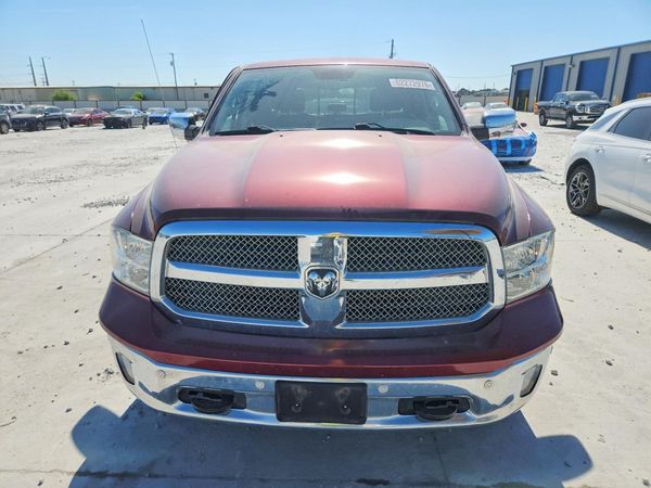 2018 RAM 1500 SLT CREW CAB 4X2