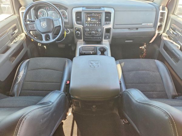 2018 RAM 1500 SLT CREW CAB 4X2