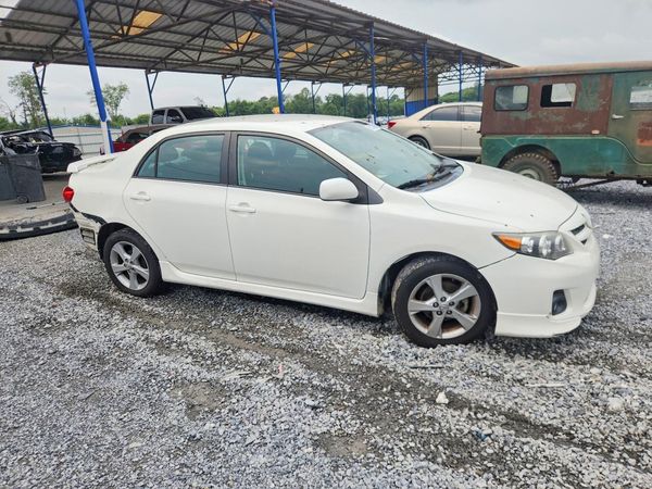 2013 TOYOTA COROLLA