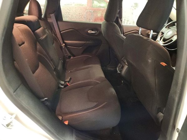 2016 JEEP CHEROKEE LATITUDE 4X4