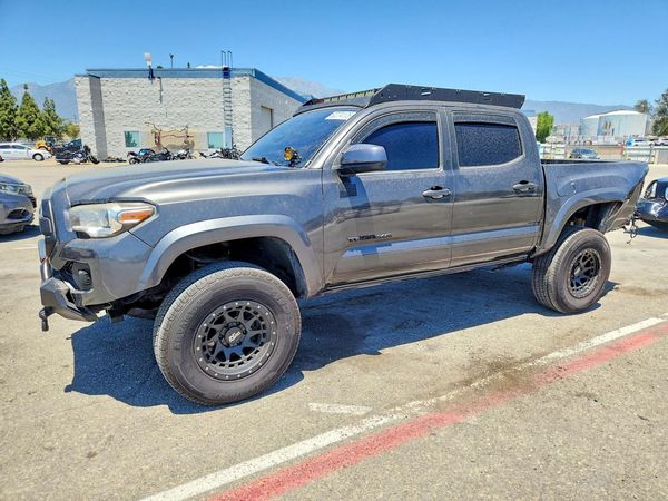 2017 TOYOTA TACOMA
