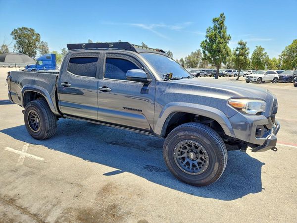 2017 TOYOTA TACOMA