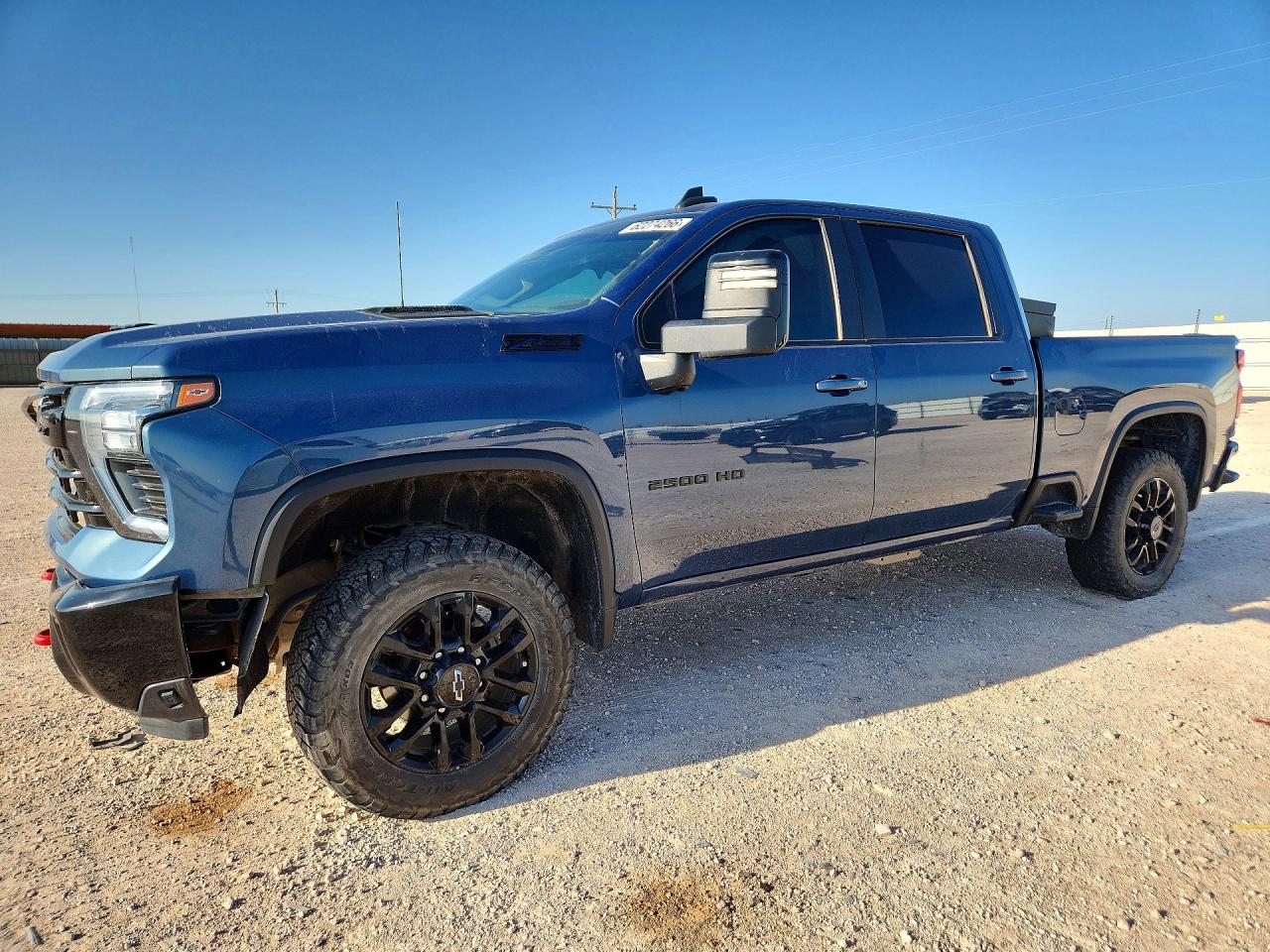 2025 CHEVROLET SILVERADO LT — Front 3/4