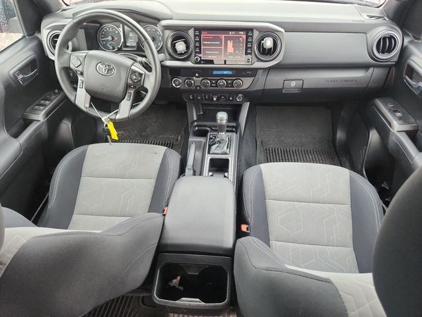 2022 TOYOTA TACOMA SR5