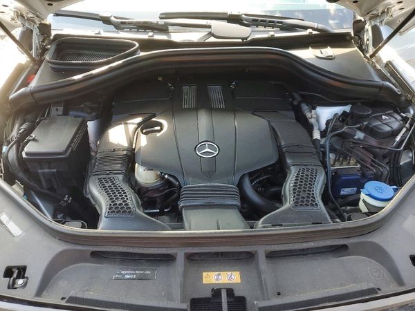 2017 MERCEDES-BENZ GLS GLS450-4M — Engine bay