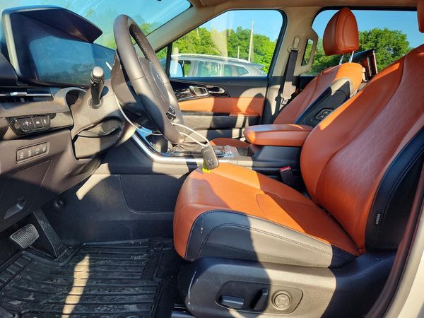 2024 KIA CARNIVAL